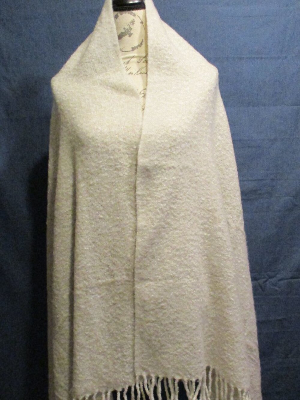 NWT American Eagle Outfitters Show Me Some Love Super Soft Pashmina/Shawl
